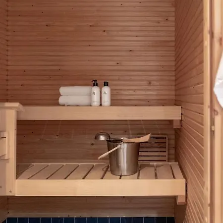 1br In Kannelmaeki With Private Sauna דירה *